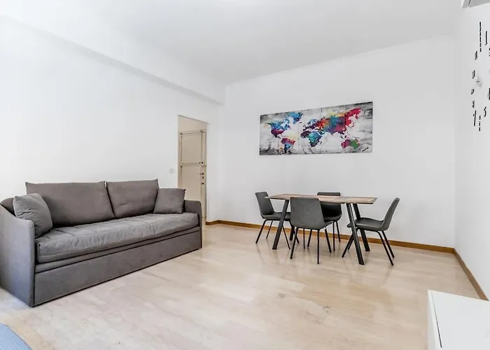 Tiburtina White House