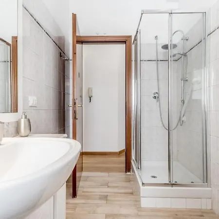 Tiburtina White House شقة *