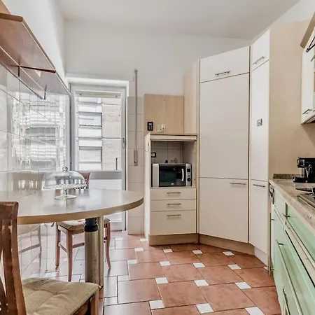 Tiburtina White House روما